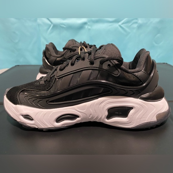 ADIDAS OZNOVA YOUTH SIZE 3.5 WOMENS 5.5 BLACK AND WHITE SOLD OUT COLOR @ ADIDAS - Picture 4 of 6